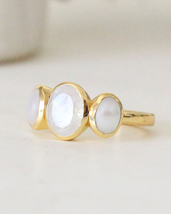 Anillo triple piedra natural