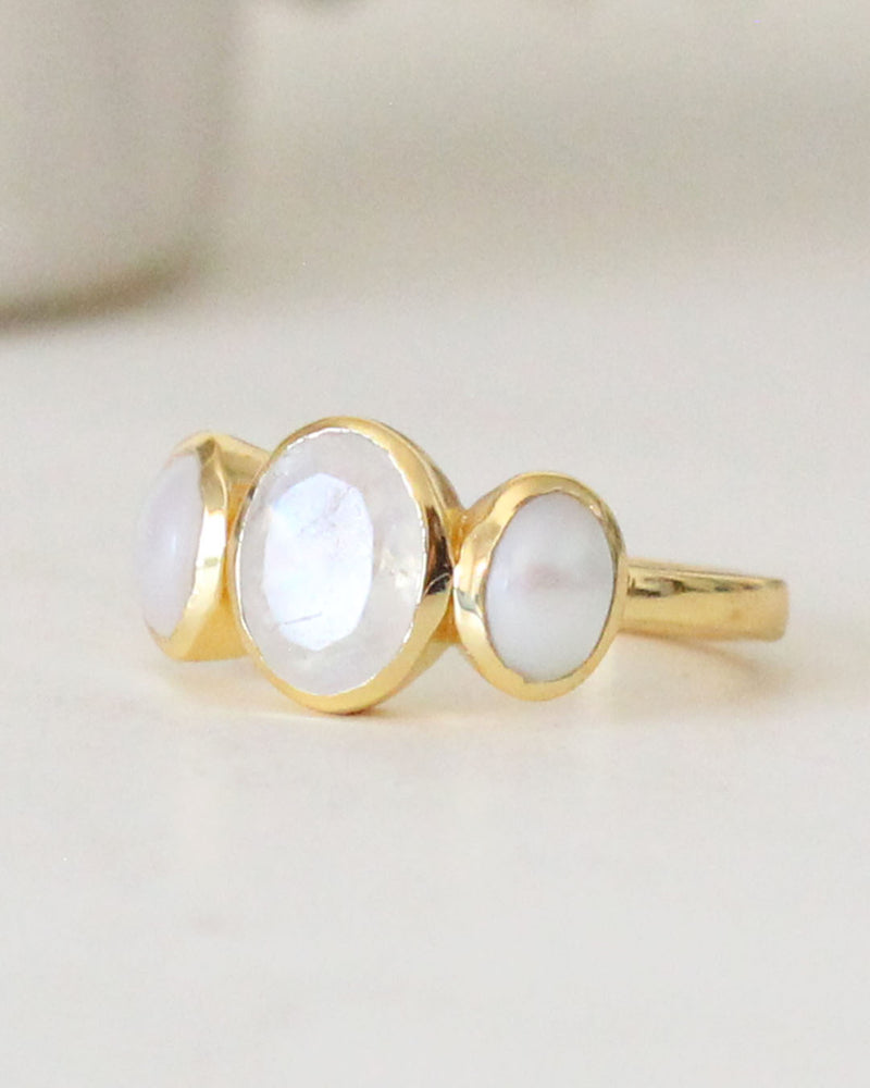 Anillo triple piedra natural