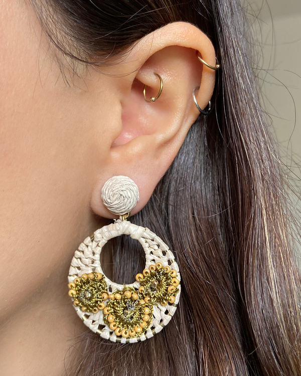 Aretes Circulo Flores Natural