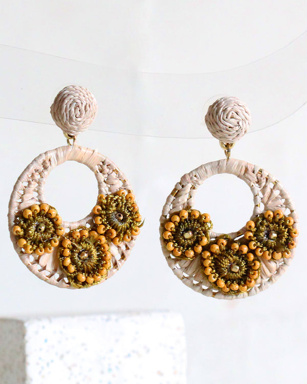 Aretes Circulo Flores Natural