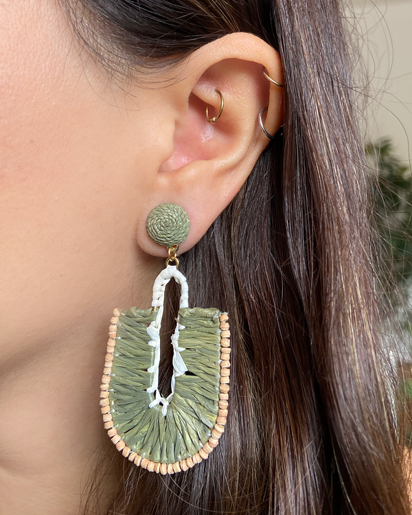 Aretes U verde