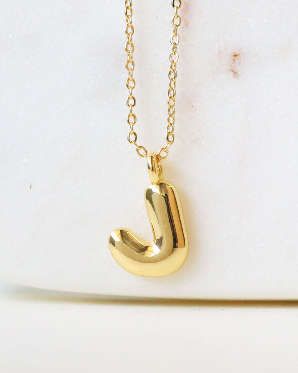 Collar inicial J