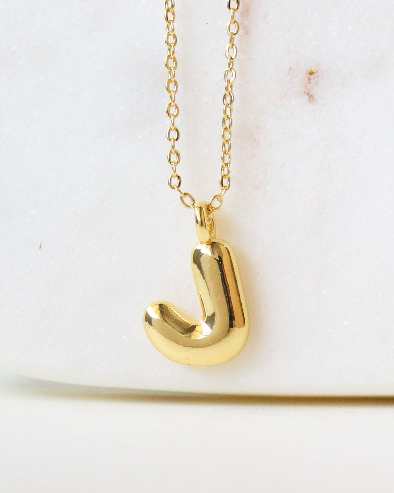 Collar inicial J