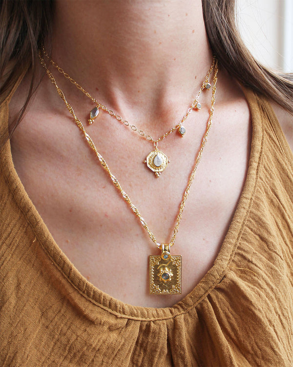 Collares boho con piedras naturales