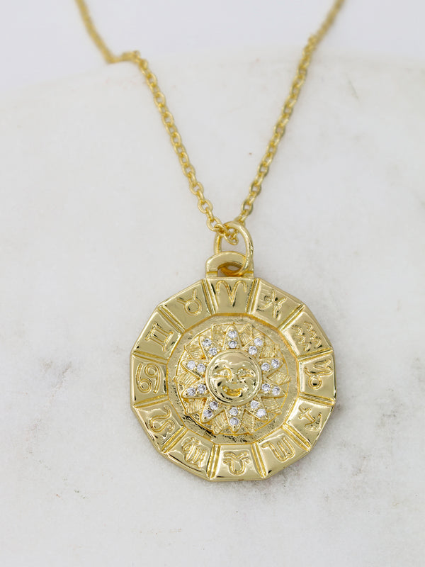 Collar Medalla Signos Sol