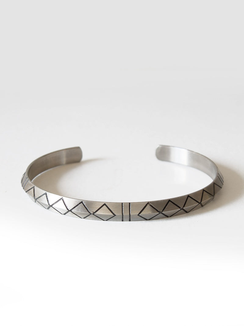 Pulsera Plateada Étnica