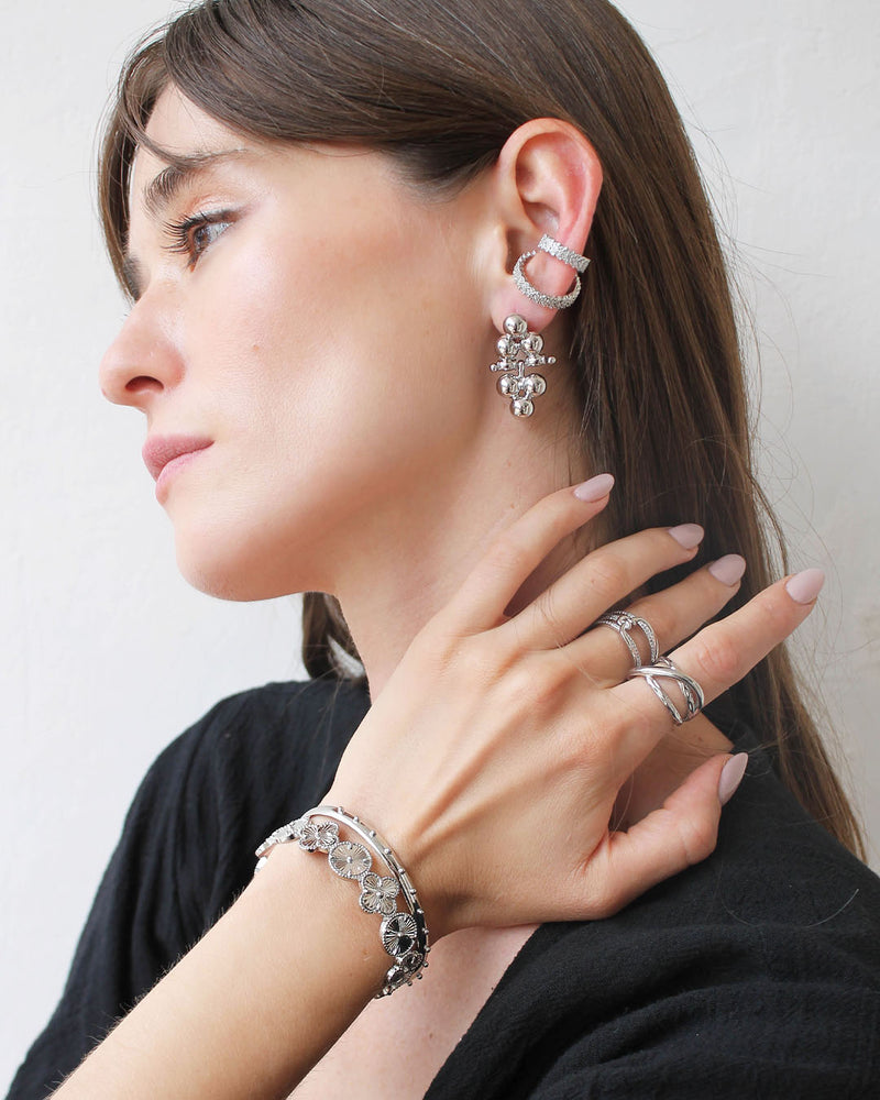 Maria de la Llave con accesorios en plata de Pink Revolver