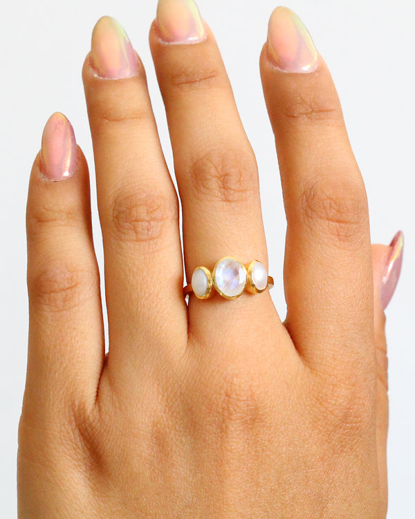 Anillo triple piedra natural