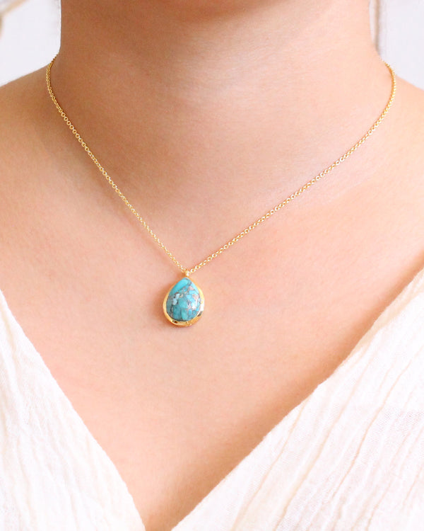 Collar turquesa Gota