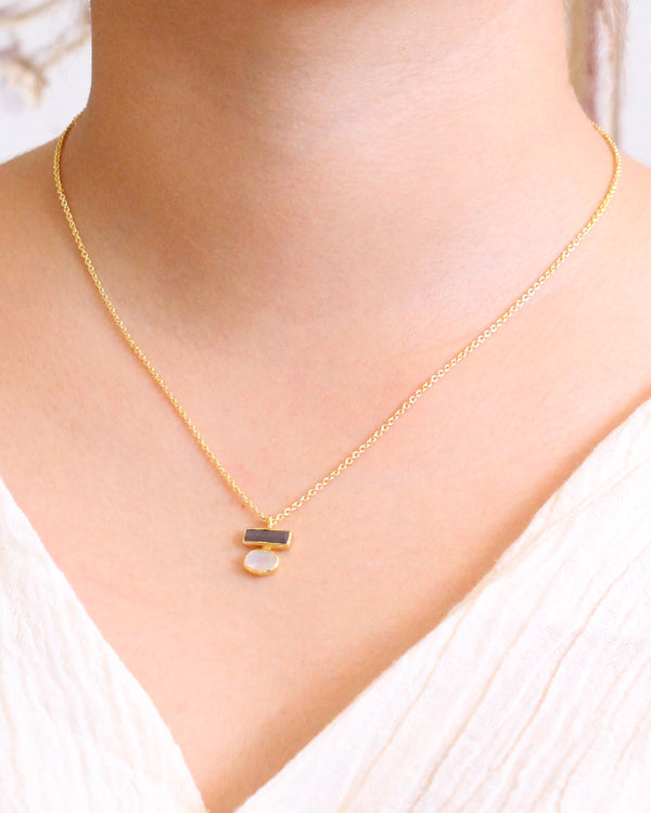 Collar Piedra Lunar Gota