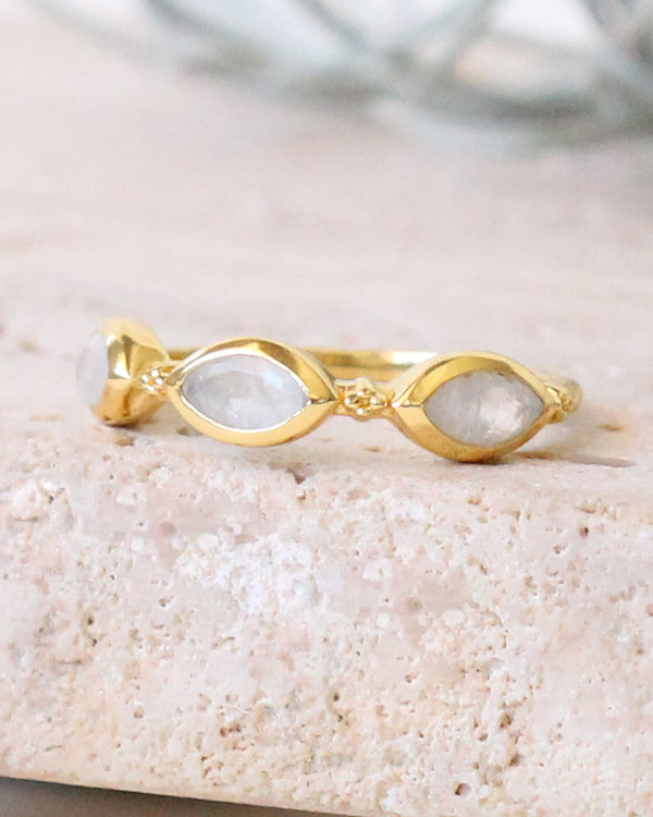 Anillo Triple Piedra Lunar