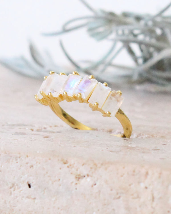 Anillo Piedra Lunar